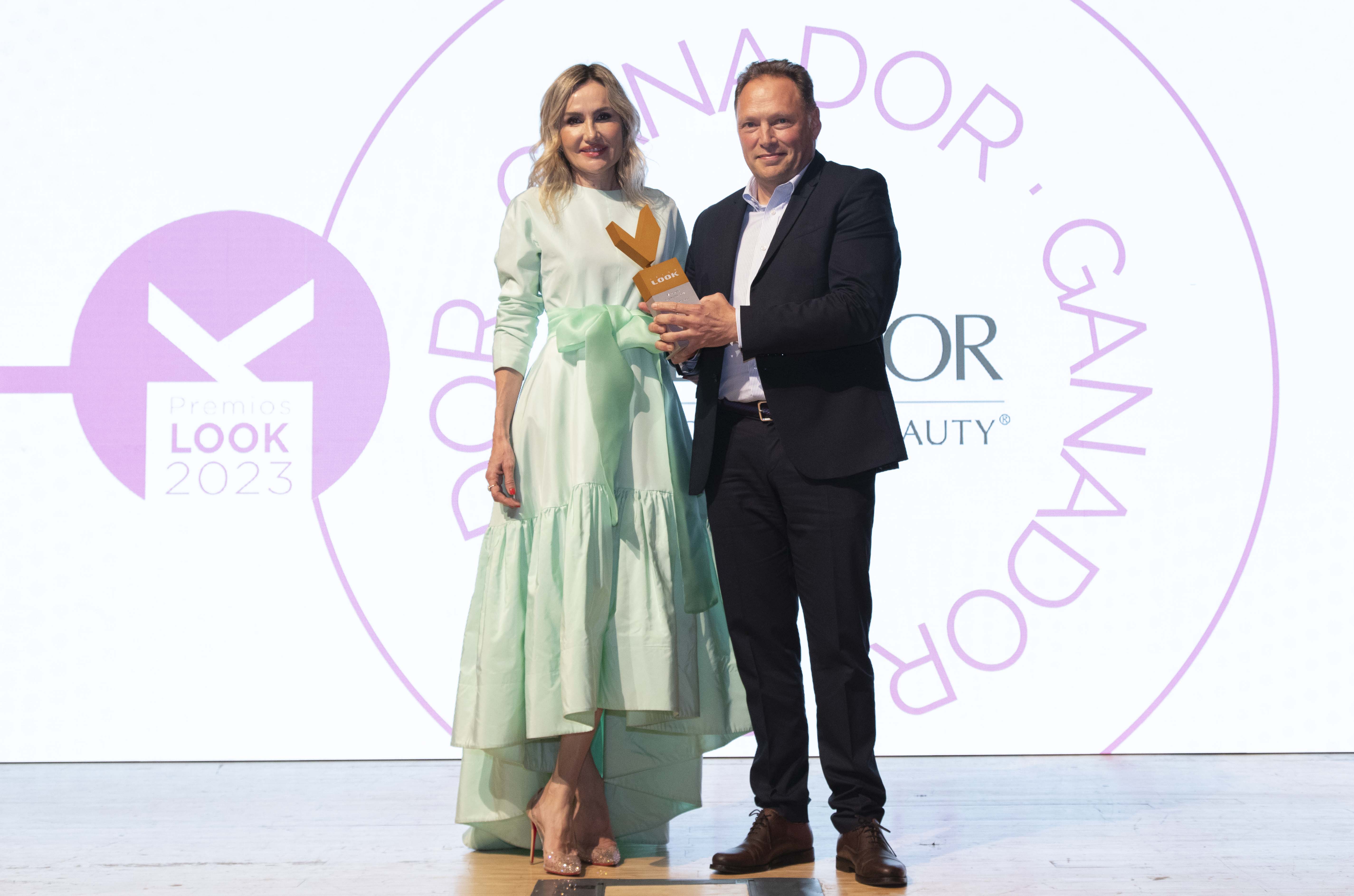 Gracias a ti, hemos sido premiados como Mejor Proyecto Empresarial de Estética en la IX Edición de los Premios Salón Look